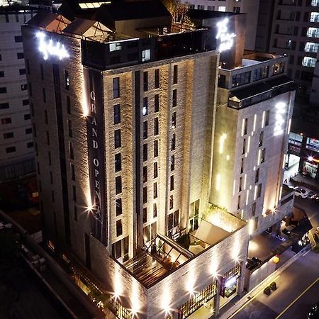 Js The Classic Hotel Osan Екстериор снимка