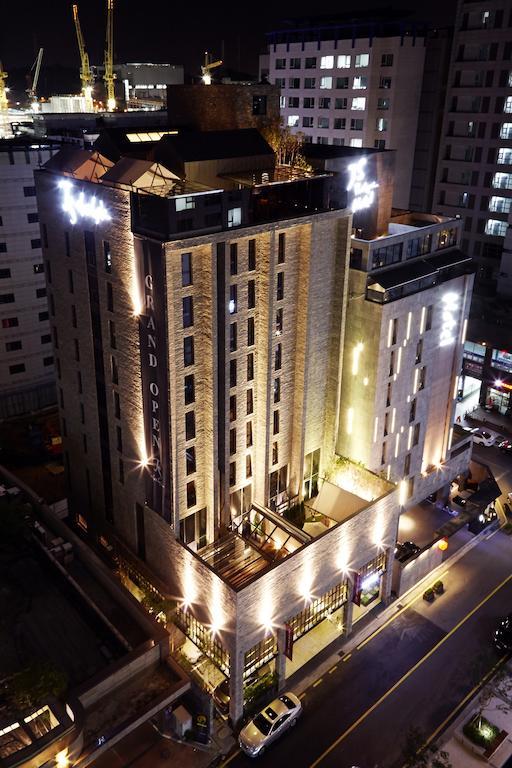 Js The Classic Hotel Osan Екстериор снимка