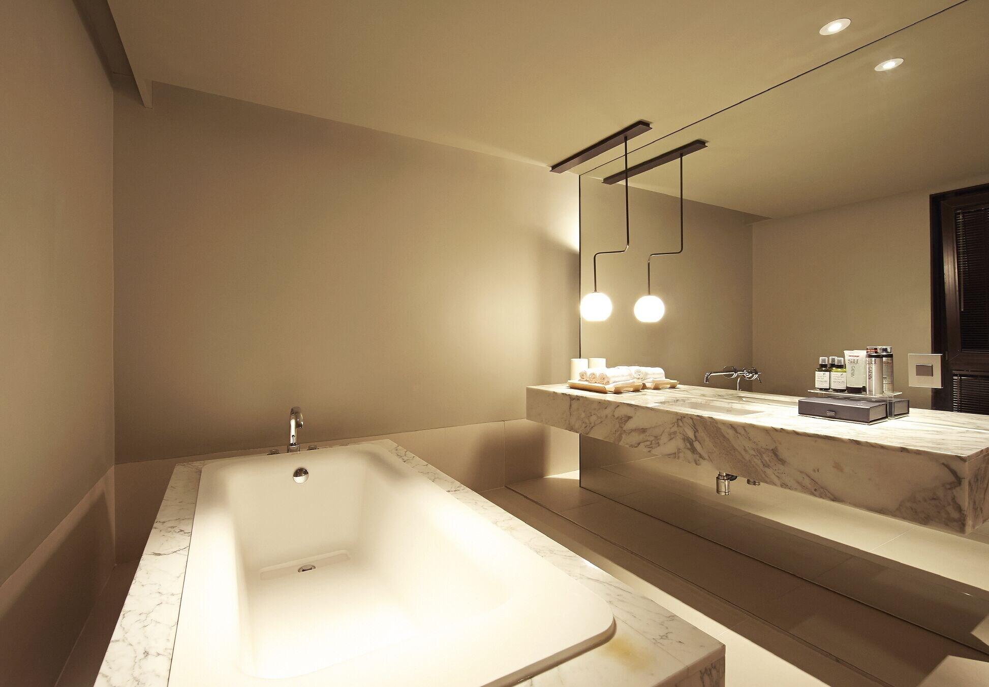 Js The Classic Hotel Osan Екстериор снимка
