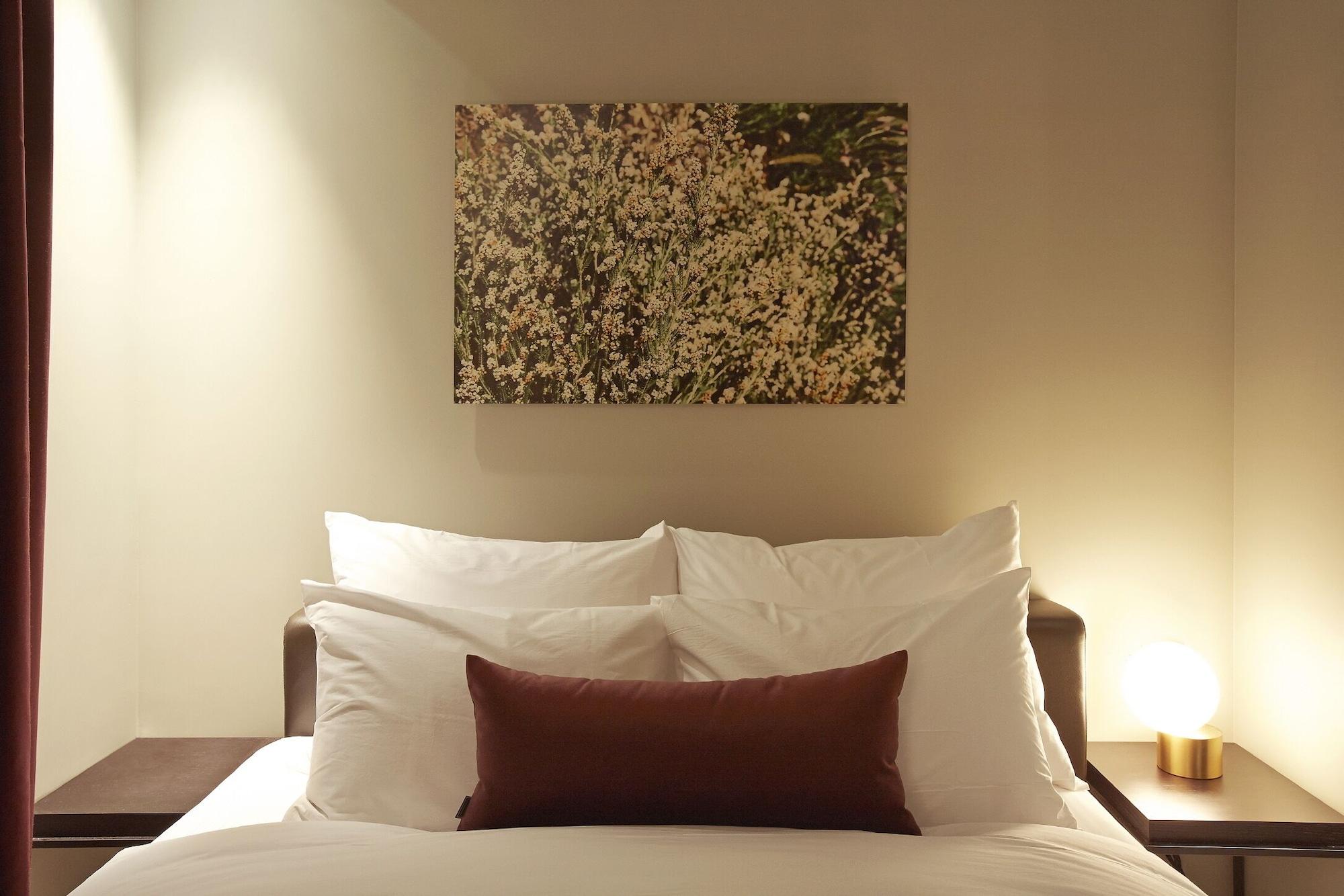 Js The Classic Hotel Osan Екстериор снимка