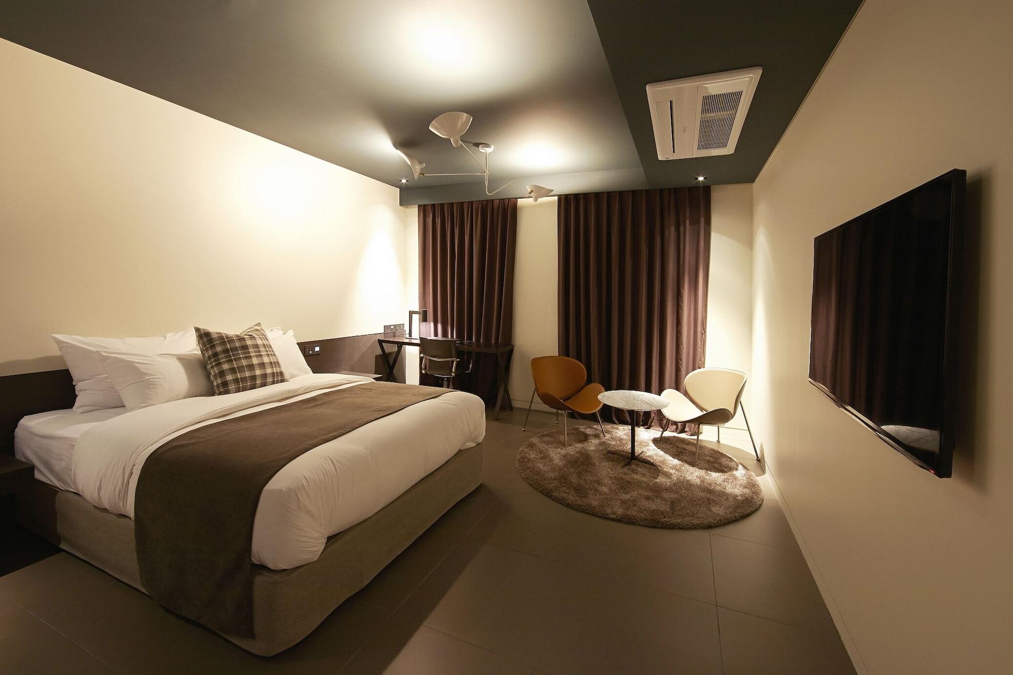 Js The Classic Hotel Osan Екстериор снимка