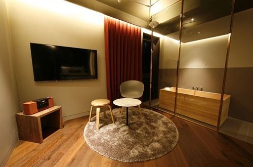 Js The Classic Hotel Osan Екстериор снимка